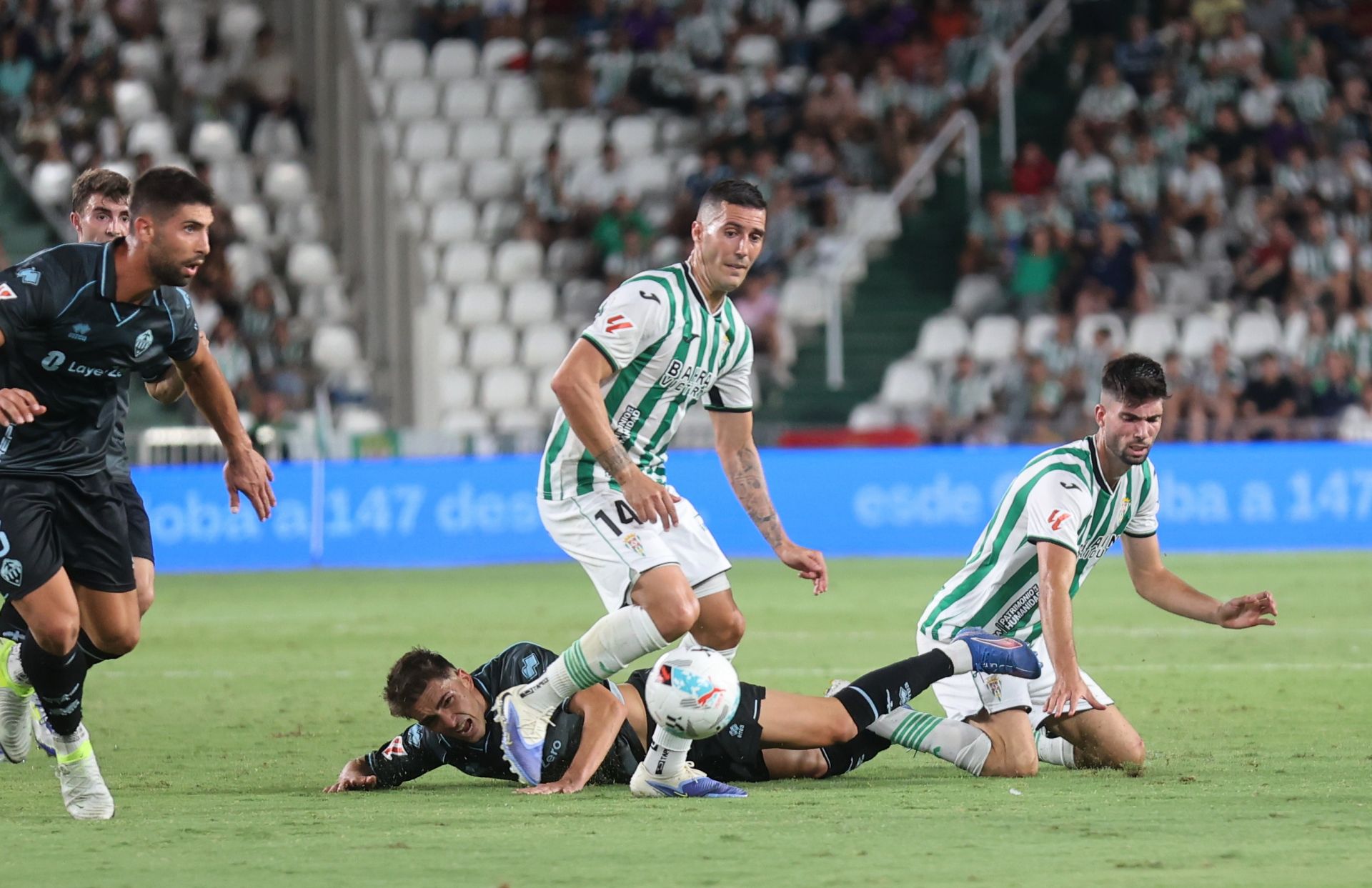 La inmensa alegría del primer triunfo del Córdoba CF esta temporada, en imágenes