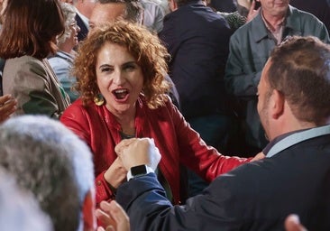 Montero cedió servicios a clínicas privadas desde la Junta de Andalucía por 484 millones en solo tres meses