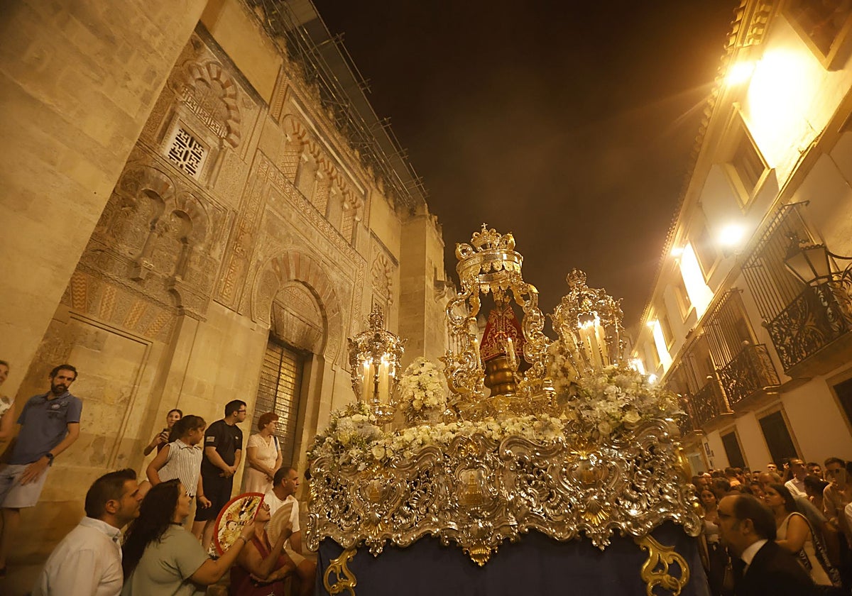 La Virgen de la Fuensanta, sobre su paso, este domingo