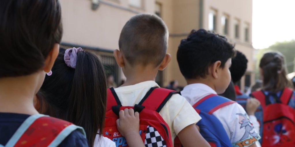 El alumnado gallego vuelve a las aulas en un año récord en docentes