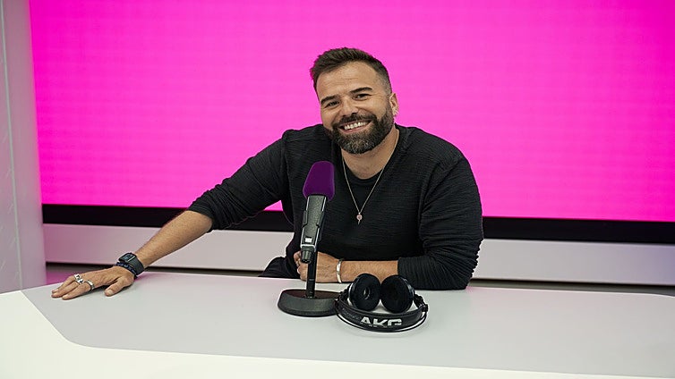 Antonio Jimeno de Cadena 100:  «Lo de madurar es un invento aburridísimo de esta sociedad»