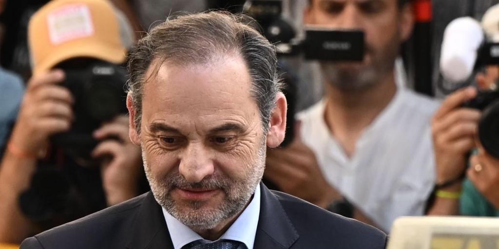 Ábalos pide al juez que impida la emisión de la entrevista de su exmujer en Telecinco