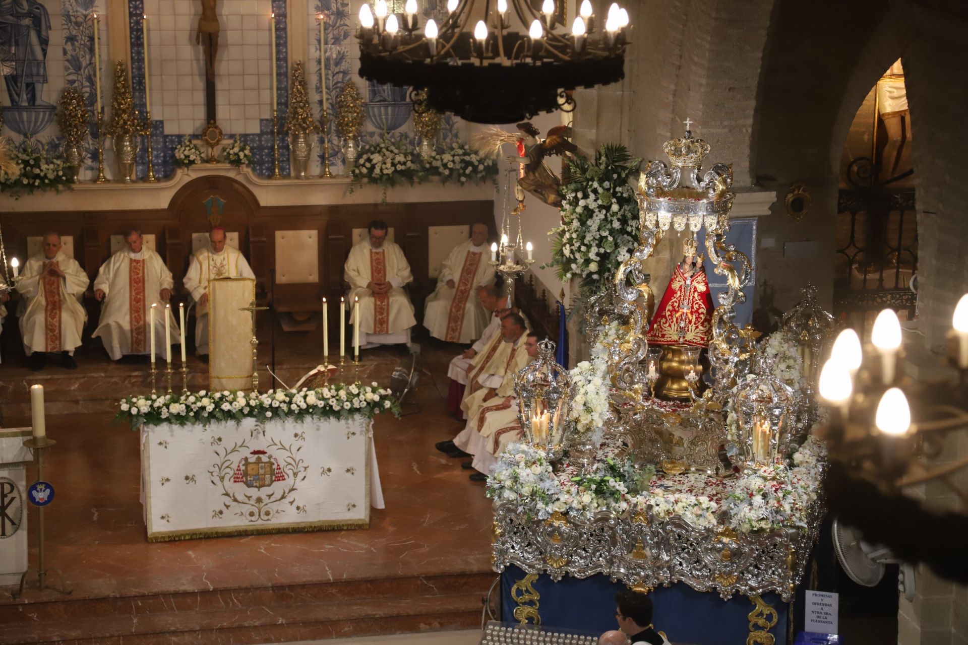 La solemne misa del obispo de Córdoba ante la Patrona en el santuario de la Fuensanta, en imágenes