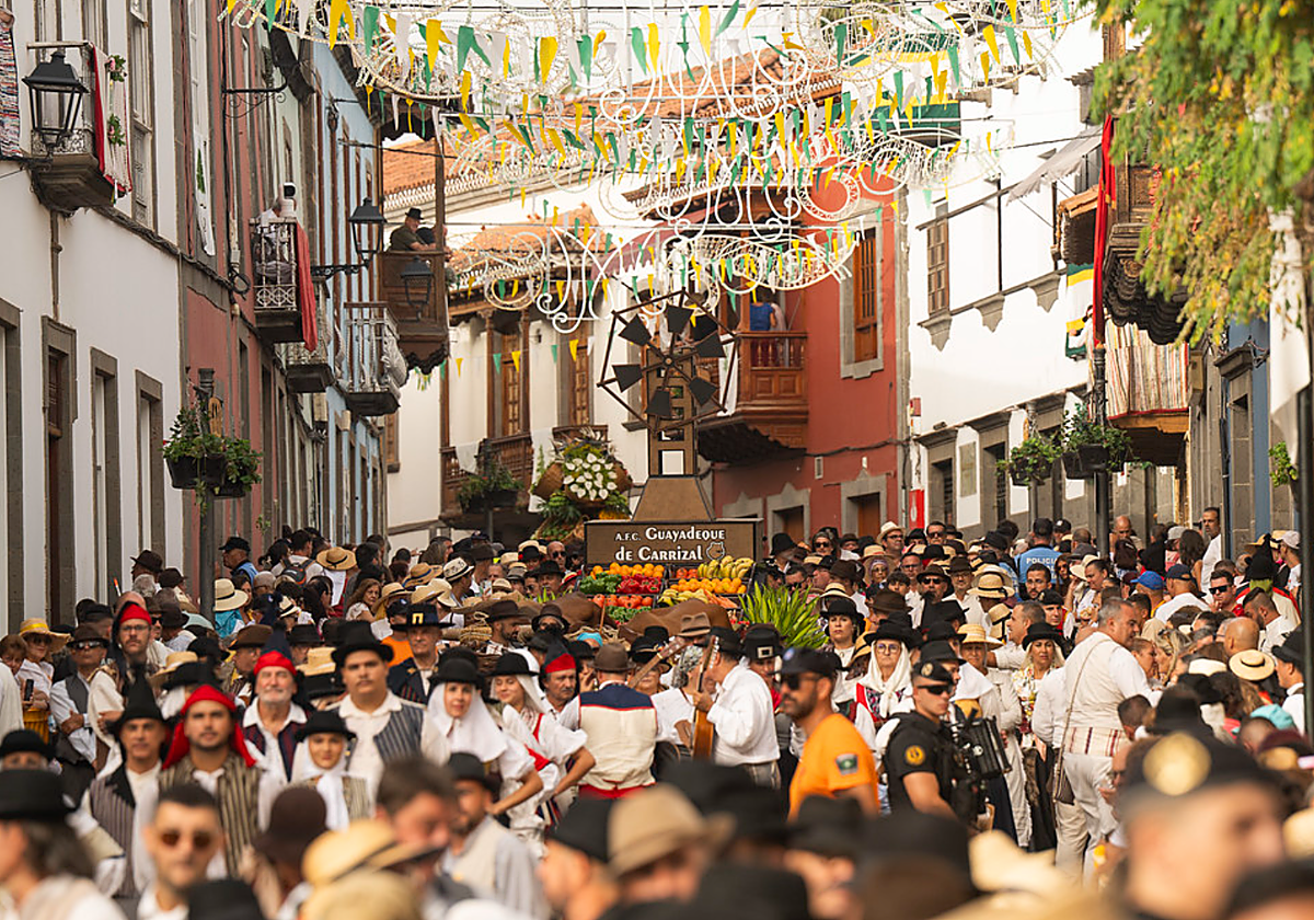 Las Fiestas del Pino: devoción, patrimonio el encuentro de una isla camino a Teror