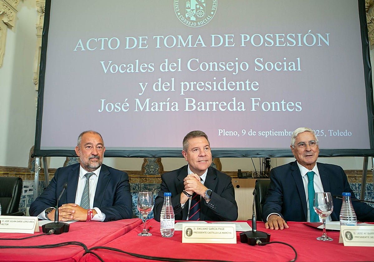 De izquierda a derecha, José Julián Garde, Emiliano García-Page y José María Barreda