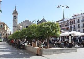 Reyerta en un bar de Lucena deja un herido: la Policía detiene a dos involucrados