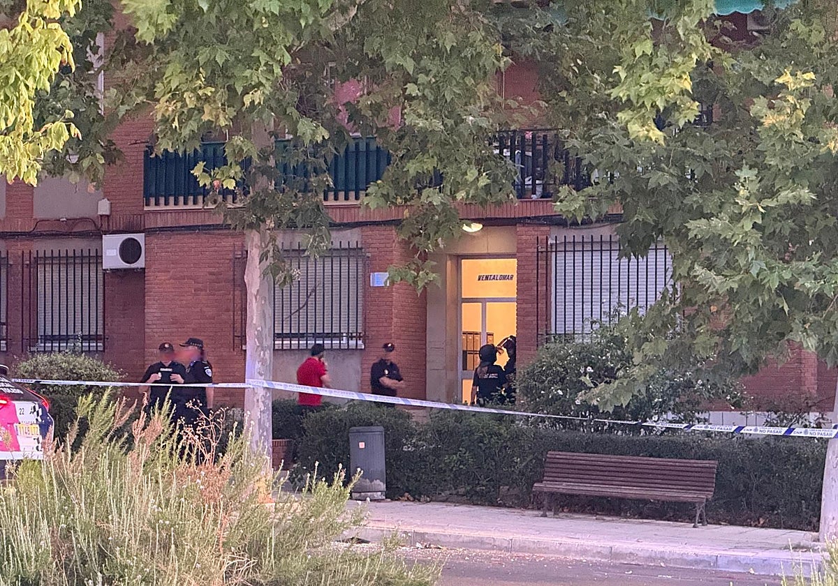 La zona del la pelea está acordonada y a las ocho y media de esta tarde permanecían varios vehículos y agentes policiales en las inmediaciones