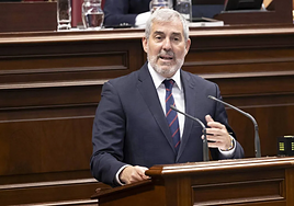 Clavijo cree que una tasa turística en Canarias aumentaría el «desequilibrio» entre islas