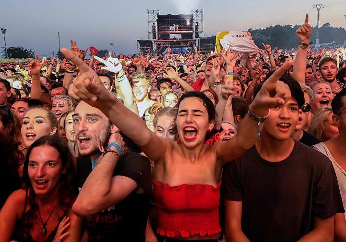 Imagen de archivo del público de un festival