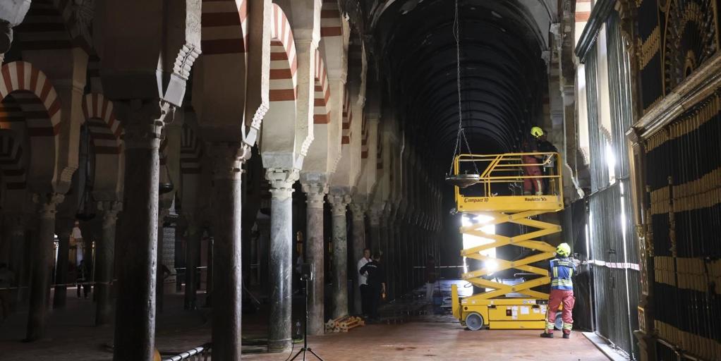 Incendio en la Mezquita de Córdoba: la Policía confirma que se originó en una barredora sin enchufar