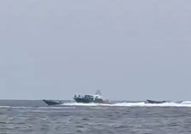 Cinco narcolanchas 'torean' a la Guardia Civil, que consigue detener a dos de sus tripulantes en Almería