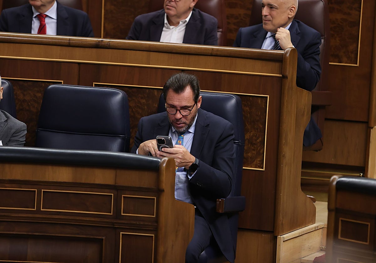 El ministro de Transportes, Óscar Puente, este miércoles en el Congreso de los Diputados