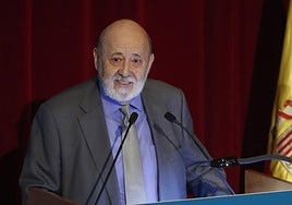 El CIS de Tezanos le da nueve puntos de ventaja al PSOE sobre el PP