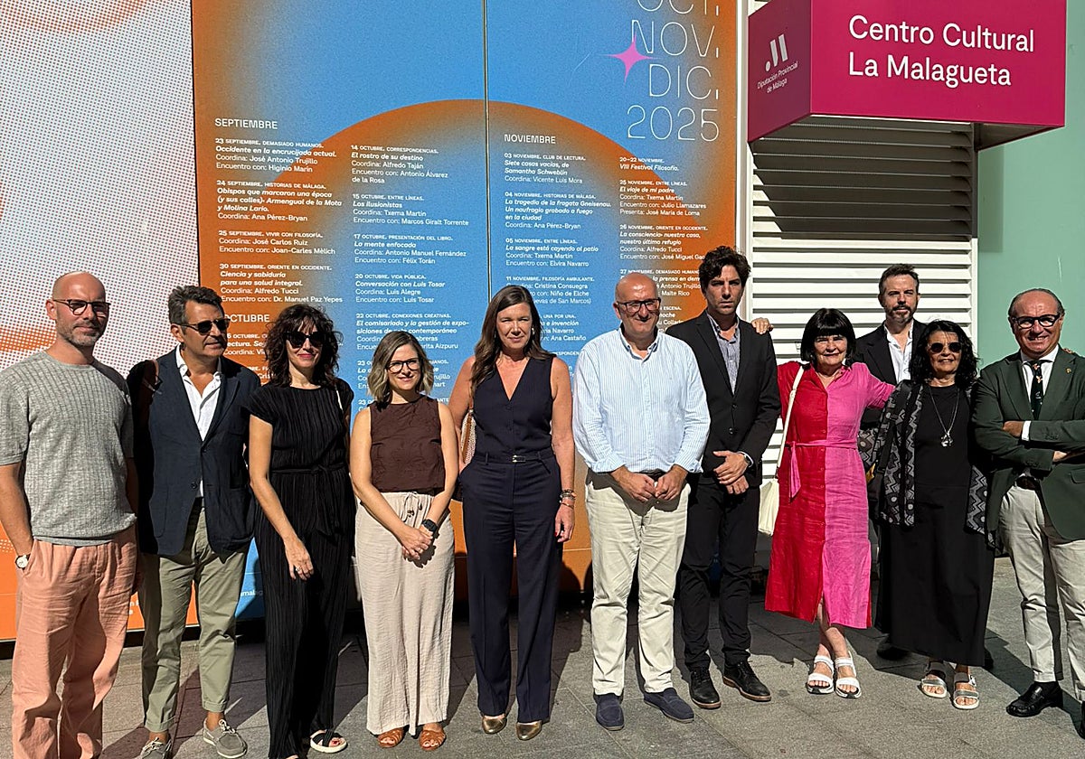 Los coordinadores de la programación del Centro Cultural La Malagueta, junto a su director, Antonio Javier López, y el diputado de Cultura, Manuel López