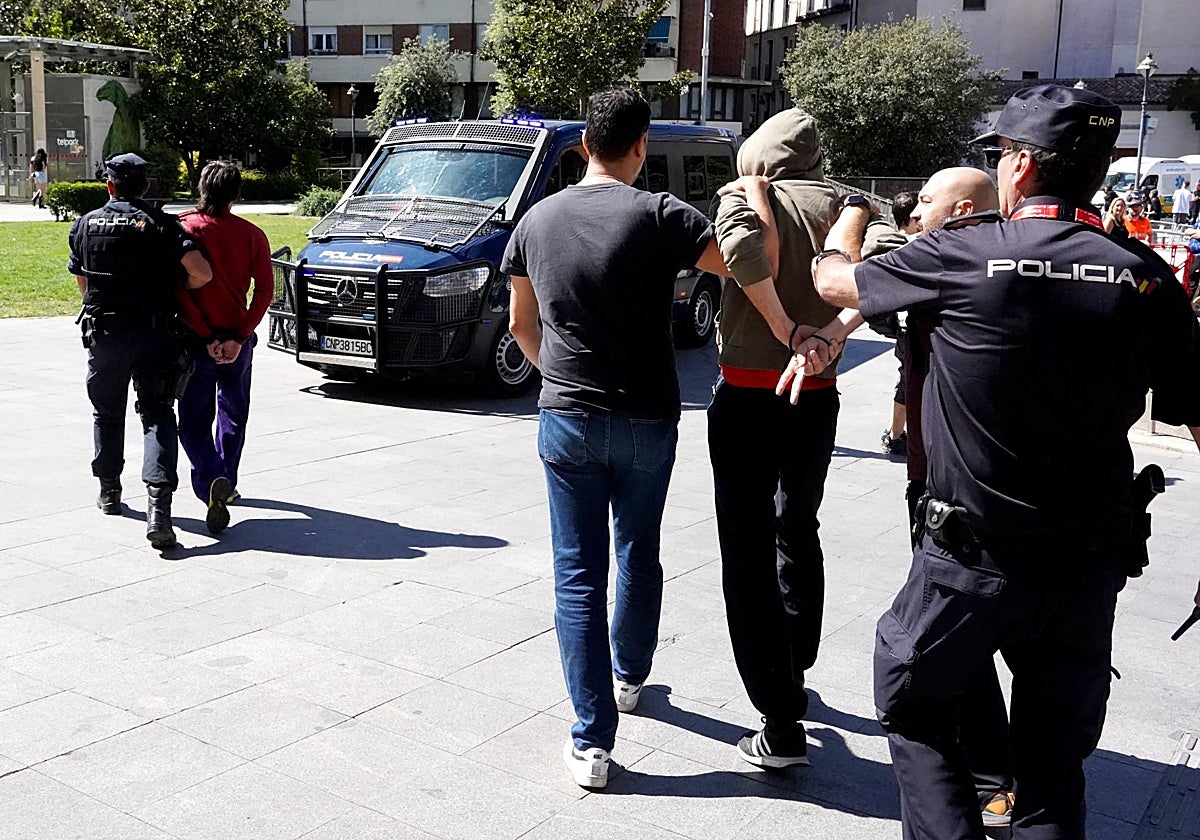 Detenidos en Valladolid por saltar las vallas del recorrido de La Vuelta