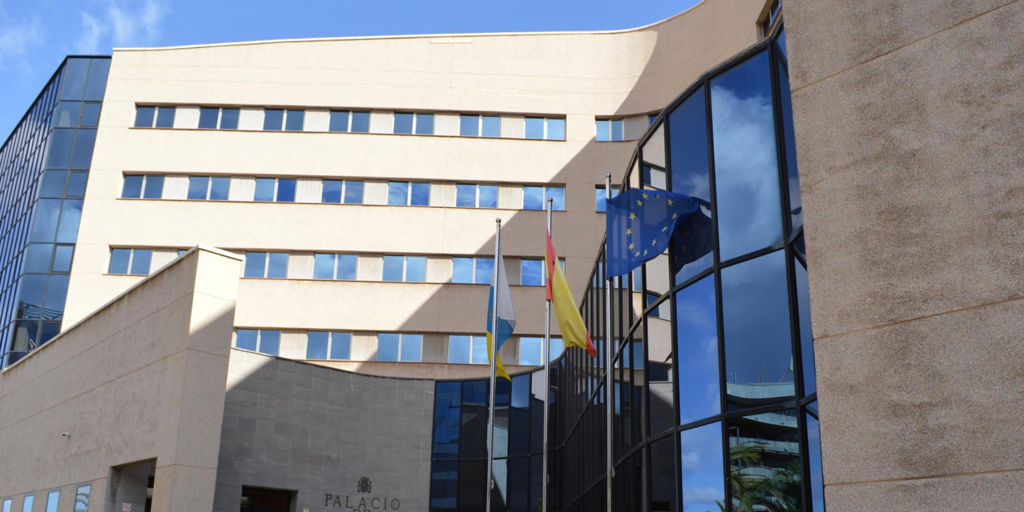 Piden 15 años de cárcel por violar a una menor tutelada en los carnavales de Tenerife