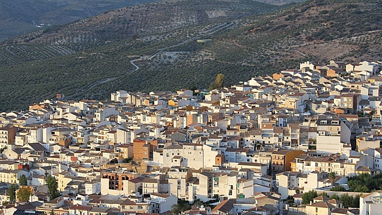 El pequeño pueblo de montaña de Andalucía que ha enamorado a los británicos para vivir