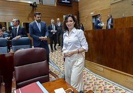 Ayuso se harta de los ataques de la izquierda por su novio: «¿Con quién puedo salir? ¿Con el hermano de Sánchez?»