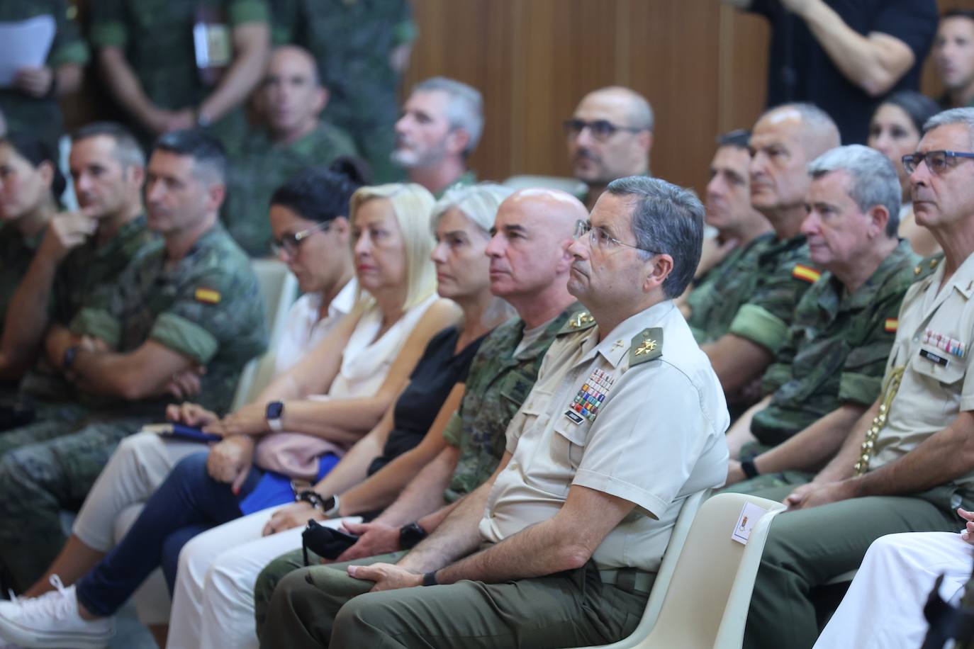 La entrega de medallas a la Brigada &#039;Guzmán el Bueno&#039; de Cerro Muriano, en imágenes