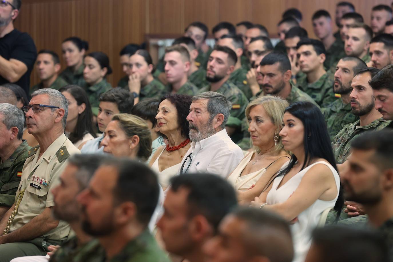 La entrega de medallas a la Brigada &#039;Guzmán el Bueno&#039; de Cerro Muriano, en imágenes