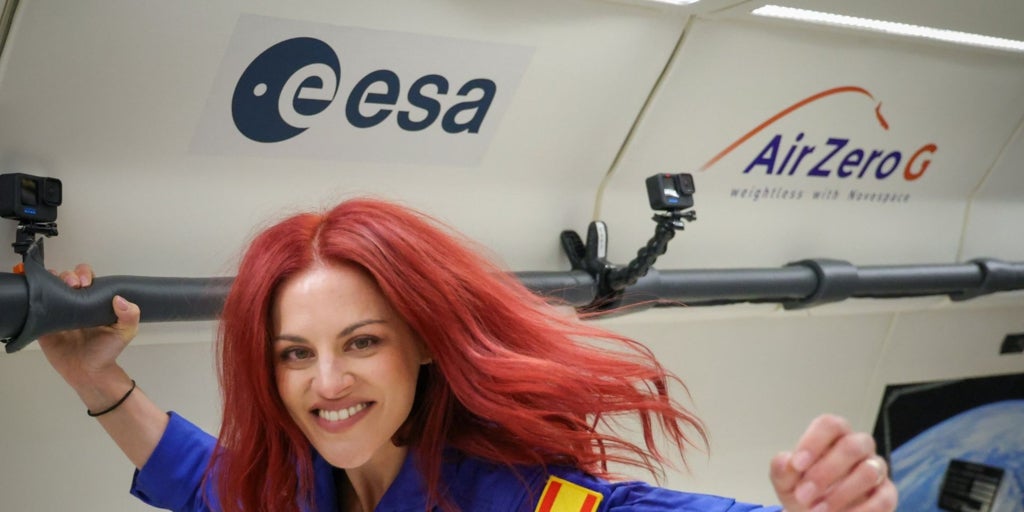 La astronauta Sara García cuenta su experiencia en microgravedad: «Es como volver a ser un bebé»