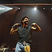 Camilo celebra sus grandes éxitos en su debut en el Roig Arena