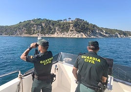 Cuatro embarcaciones se enfrentan a 200.000 euros de multa por fondear ilegalmente en praderas de posidonia en Jávea