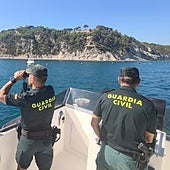 Cuatro embarcaciones se enfrentan a 200.000 euros de multa por fondear ilegalmente en praderas de posidonia en Jávea