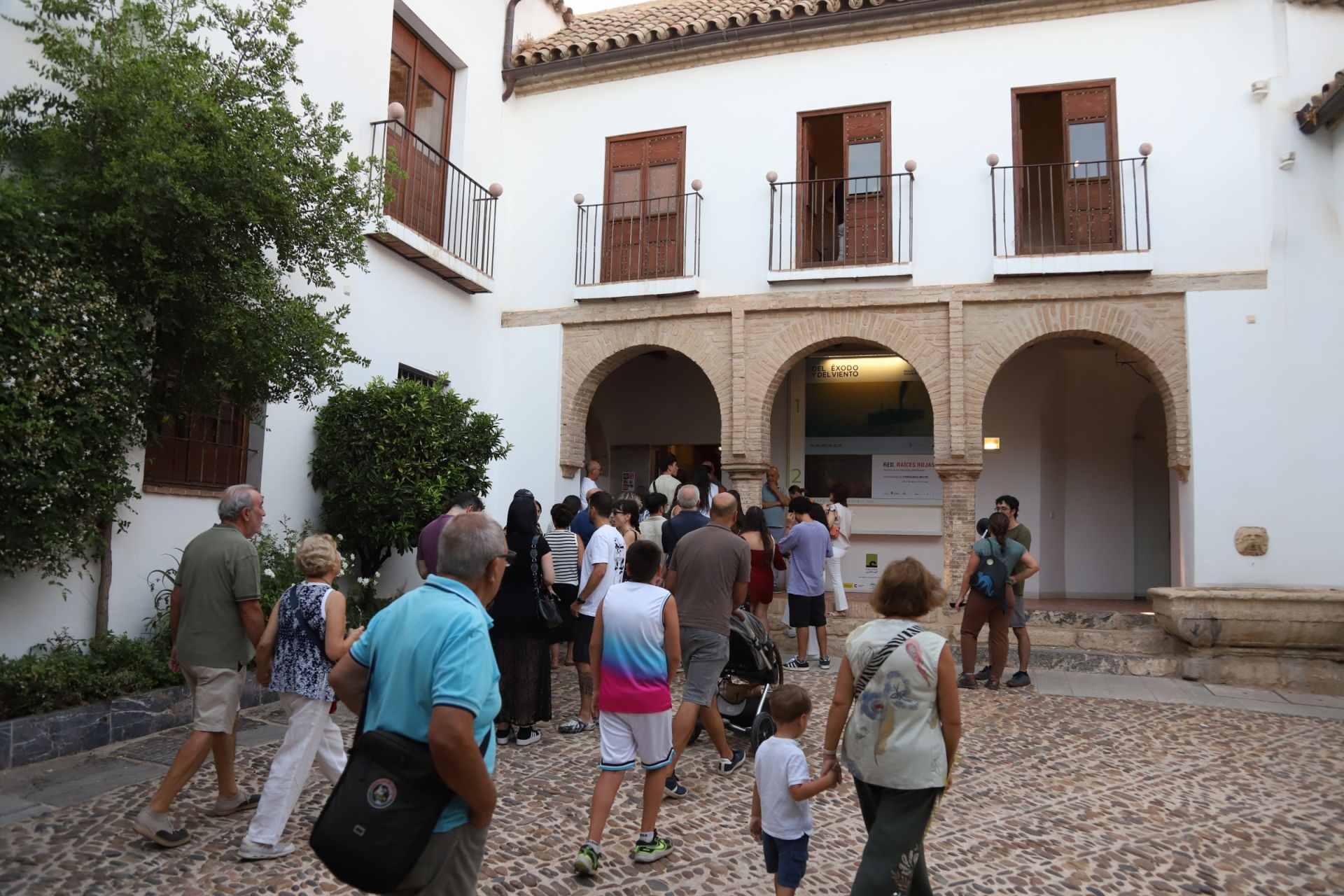La Noche del Patrimonio llena las calles y monumentos de Córdoba, en imágenes