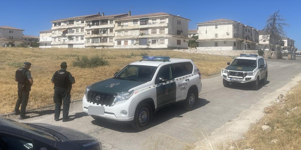 El cuartel de la Guardia Civil de Puente Genil se queda de golpe con siete agentes menos, en pleno auge del 'narco'