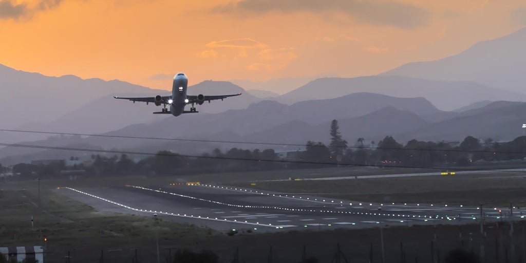 El Gobierno de Mazón exige a Sánchez que inicie la ampliación de los aeropuertos valencianos