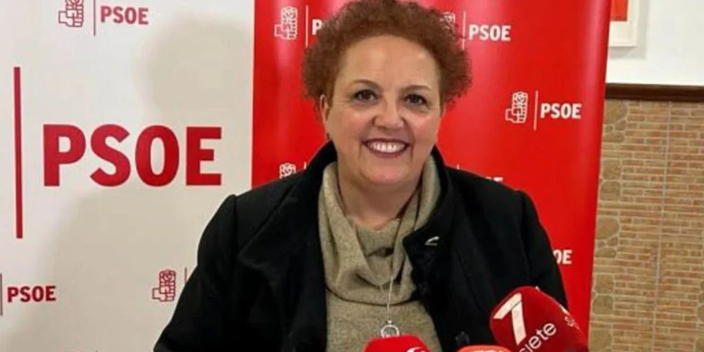 El PSOE abre expediente informativo a la concejala de Arcos acusada de amaños