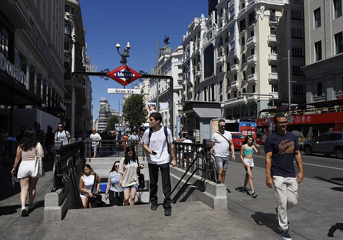 Detenido un enfermo mental que amenazaba con explotar dos bombonas de butano en Gran Vía