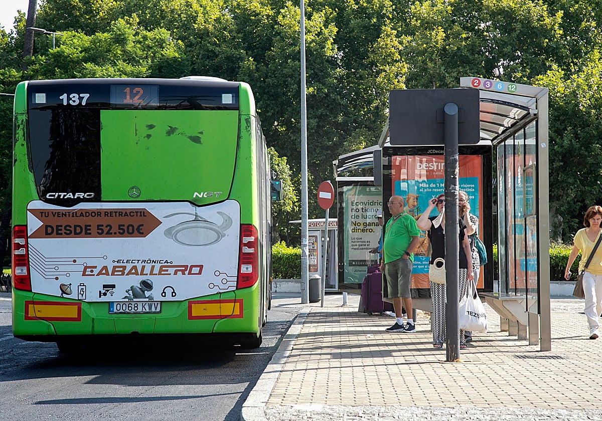 Autobús llegando a la Glorieta Cruz Roja