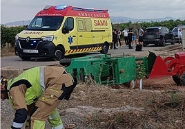 Muere un hombre de 39 años que volcó y quedó atrapado bajo una carretilla elevadora en Villarreal