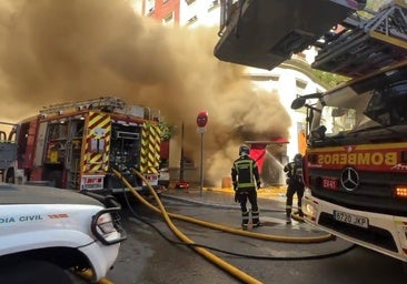 Dos bomberos en estado grave tras un incendio en un restaurante de Chamberí
