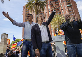 Albiol apoya el Pacto Nacional por la Lengua de Illa, ERC y Òmnium y se desmarca de la posición del PP en este tema