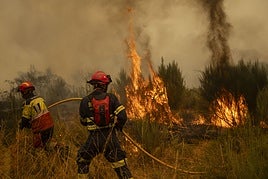 La oposición lleva al Parlamento investigar los incendios de agosto