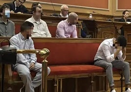 Los cinco integrantes de la 'manada de Castelldefels' piden perdón y aceptan entre ocho y tres años de cárcel