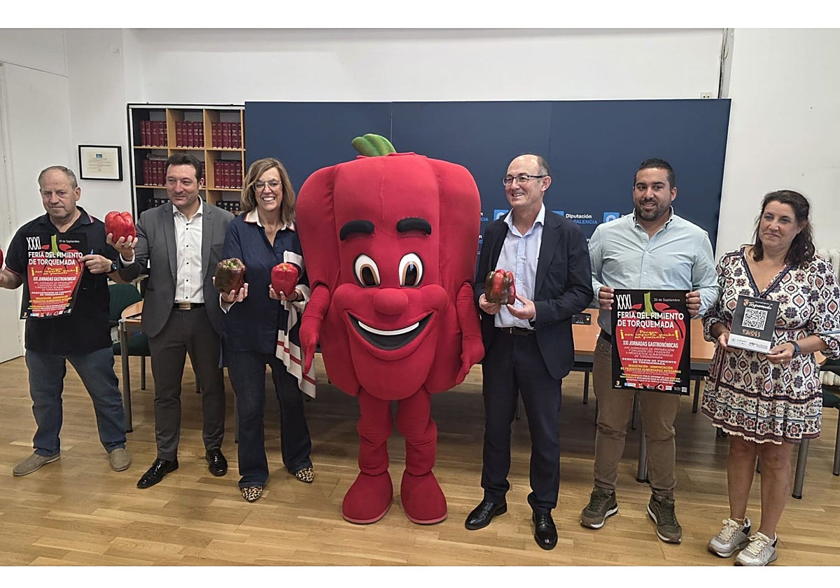 Torquemada (Palencia) celebra la XXXI Feria del Pimiento con 53 expositores y el primer Pimiento de Honor