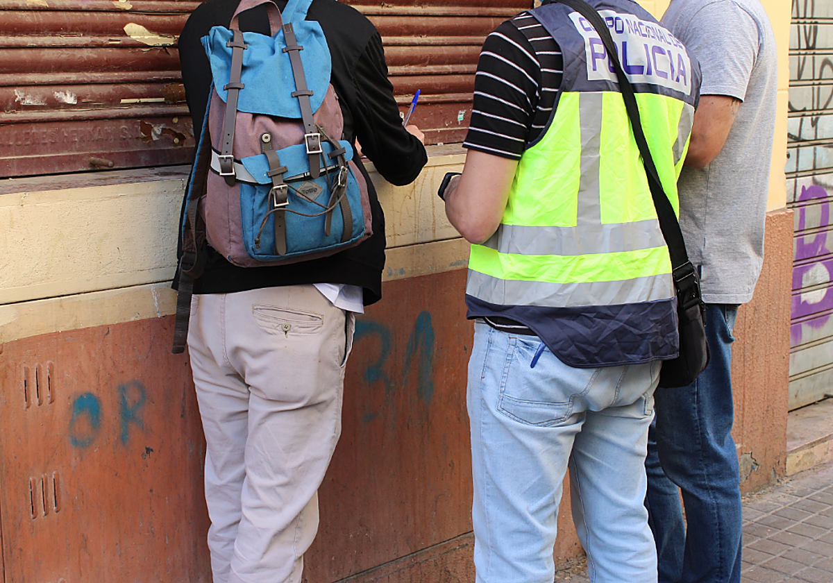 Imagen de la actuación llevada a cabo por la Policía Nacional en Manises