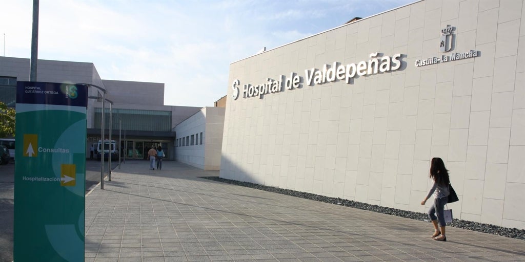 Herido un trabajador de mantenimiento de carreteras tras recibir un golpe en la cabeza en Santa Cruz de Mudela