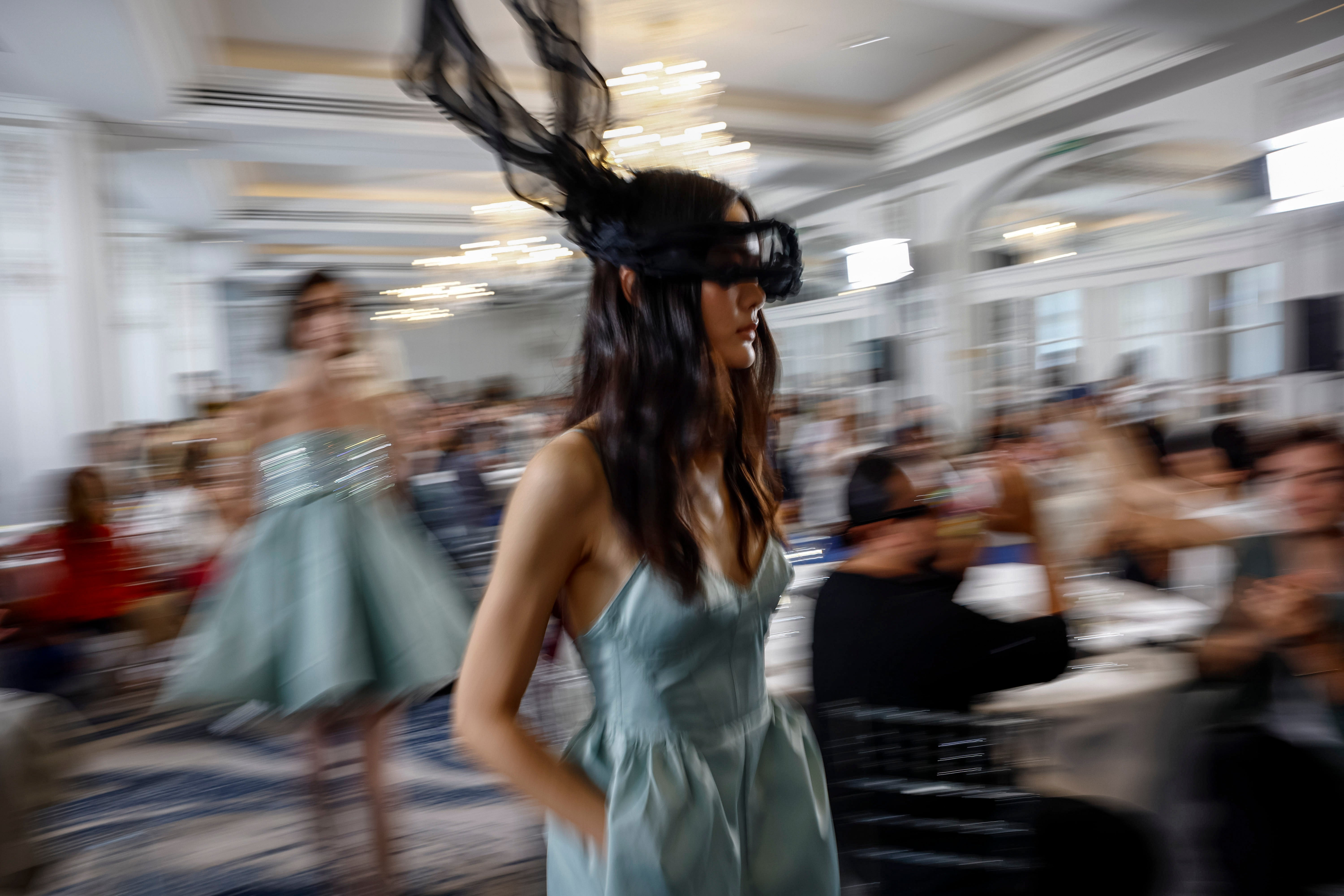 Las imágenes del deslumbrante desfile de Palomo Spain en la Fashion Week de Madrid