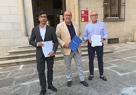 Entregan más de 2.000 firmas  para pedir más guardias civiles en la comarca de Torrijos