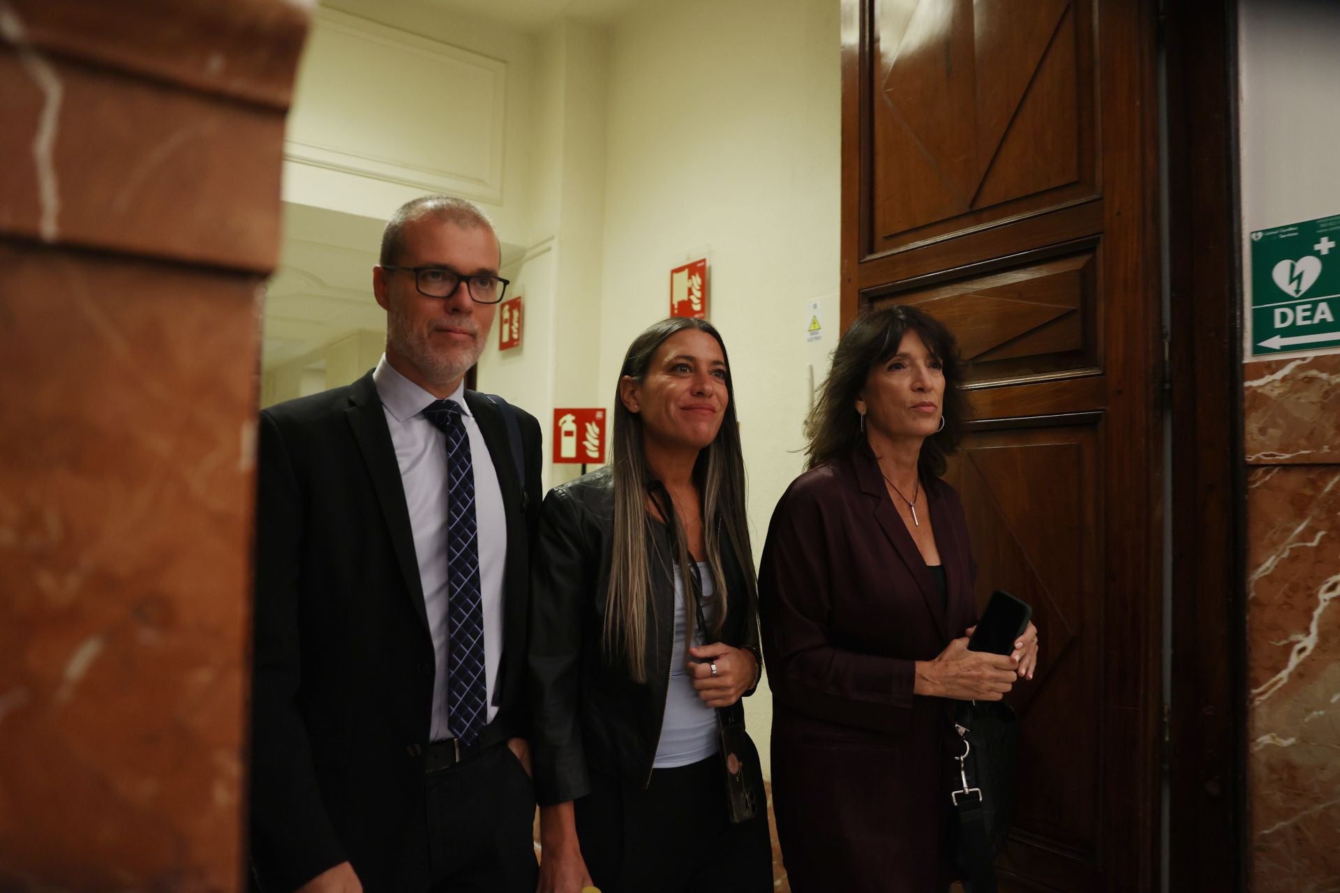 Miriam Nogueras, en el centro, en el Congreso junto a otros diputados de Junts