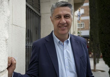 El PP desaprueba a Albiol y afea el pacto lingüístico de Illa y ERC