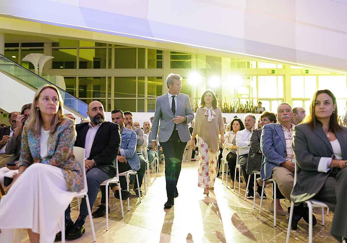 El presidente y la conselleira de Medio Ambiente llegan a la I Cumbre de los ayuntamientos del litoral de Galicia
