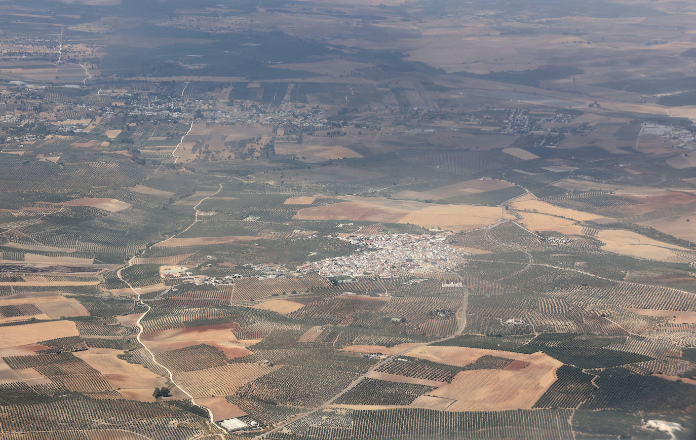 En imágenes, así ha sido el primer vuelo entre Barcelona y Córdoba de Vueling