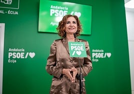 El PSOE andaluz defiende la acumulación de cargos de su candidata María Jesús Montero: «Tenemos que aprovechar su posición en el Gobierno»