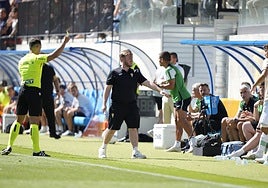 El Córdoba CF no cambia el guion de las tarjetas: uno de los equipos con más amarillas